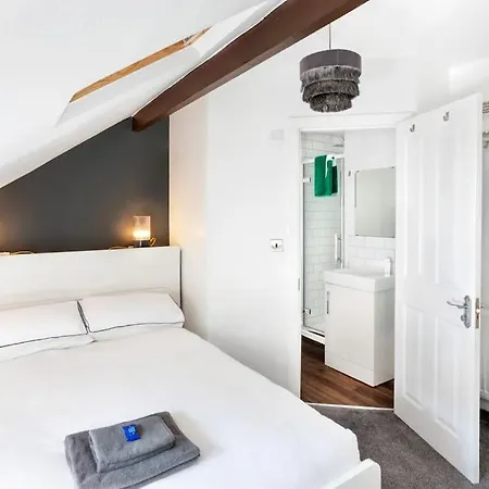 Stunning 4bed Townhouse By Hic & Trendy Kings Quarter!