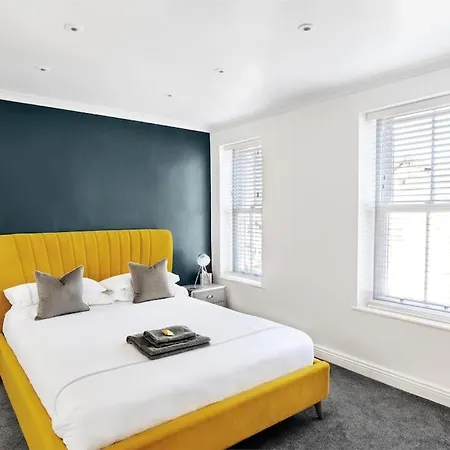 Stunning 4bed Townhouse By Hic & Trendy Kings Quarter! * Harrogate