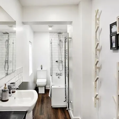 Feriehus Stunning 4bed Townhouse By Hic & Trendy Kings Quarter! Harrogate